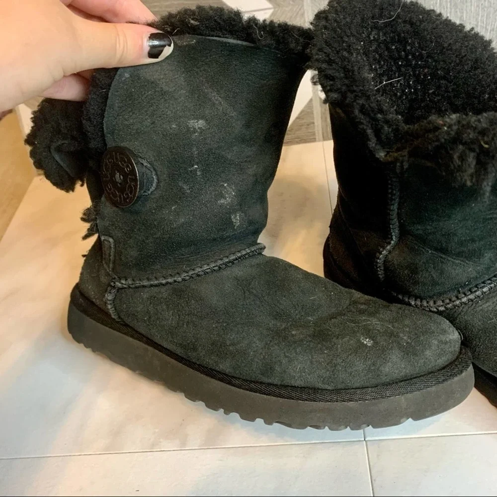 Ugg Bailey button boots black women’s size 5